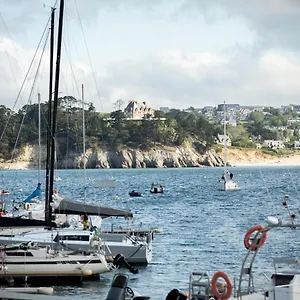 le-cabestan-appartement-proche-plage-morgat.inbrittany.com/